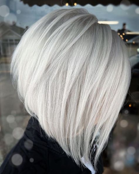 White Blonde Hair Color, White Blonde Bob, White Hair Highlights, Silver White Hair, Grey White Hair, Inverted Bob Hairstyles, Silver Blonde Hair, White Hair Color, Grey Hair Inspiration