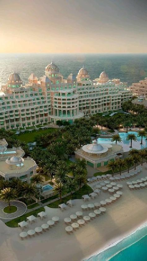 Luxury Hotels In Dubai, Hotel In Dubai Luxury, Raffles Hotel Dubai, Dubai Resorts Luxury, Luxury Hotels Room, Raffles The Palm Dubai, Dubai Hotels Luxury, Resort Hotel Architecture, Luxury Hotel Exterior