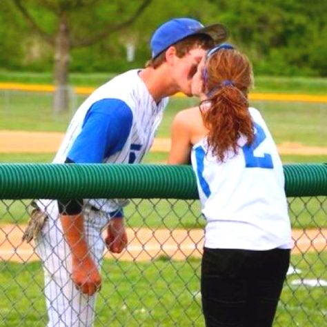 Cutest thing ever #baseball #softball #love Humour, Baseball Couples, Independent Day, I Want A Relationship, Baseball Boys, Cute Couple Quotes, Foto Casual, Cute Couples Photos