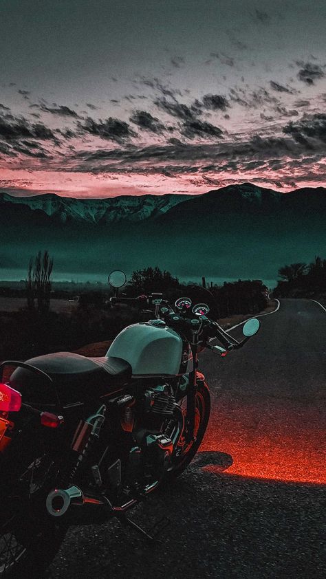 Aesthetic Bike Wallpaper, Motorbike Aesthetic Wallpaper, Continental Gt 650 Wallpaper Hd, Aesthetic Bike Pictures, Motorcycle Wallpaper Aesthetic, Motorcycle Wallpaper Iphone, Bike Aesthetic Wallpaper, Phone Hd Wallpaper, Aesthetic Bikes