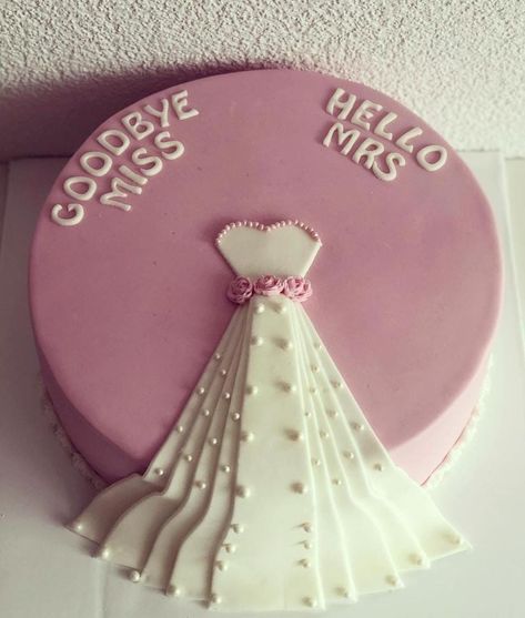 Cake Ideas For Bride To Be, Cake Designs Bride To Be, Cake Bride To Be Funny, Cake Bridal Shower Funny, Bachlorette Cakes Ideas The Bride, Bachelorette Cakes For Bride, Bachelor Cake Bride, Bachelorette Party Cake Ideas Classy, Bridal Cakes Ideas Simple