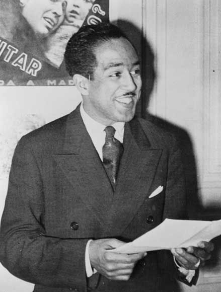 Langston Hughes | Let America Be America Again by Langston Hughes Langston Hughes Poetry, Photograph Lyrics, Langston Hughes, People Reading, Hidden Colors, Josephine Baker, American Poets, Middle Child, Free Thinker