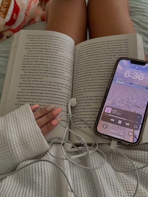 Romanticizing Reading Aesthetic, Reading With Music, Listening To Audiobooks Aesthetic, Reading And Listening To Music Aesthetic, Reading Romance Books Aesthetic, Listen To Podcast Aesthetic, Reading Book Pictures, Music Hobby Aesthetic, Book In Bed Aesthetic