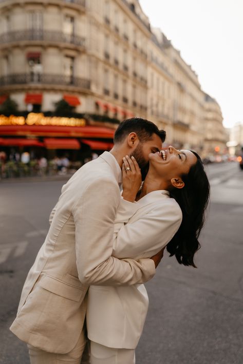 Vintage Elegant Wedding, Wedding Planning App, City Engagement Pictures, Photos In Paris, Paris Engagement Photos, Paris Streets, Budget Planners, Paris Engagement, Engagement Photography Poses