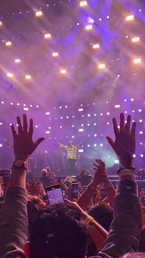 Bruno Mars 2023 Concert, Bruno Mars Concert Philippines, Bruno Mars Concert Aesthetic, Concert Bruno Mars, Bruno Mars Aesthetic Wallpaper, Bruno Mars Wallpaper Aesthetic, Bruno Mars Concert Outfit, Bruno Mars Aesthetic, Bruno Mars Wallpaper