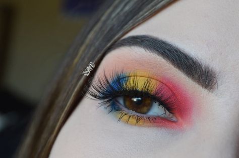 Primary Colors makeup look / find me on Instagram! 💓 Sesame Street Makeup Ideas, Primary Color Makeup Look, Primary Color Eyeshadow, Colombia Makeup Ideas, Colombian Makeup Look, Primary Color Makeup, Pure Makeup, Pageant Makeup, Clown Makeup