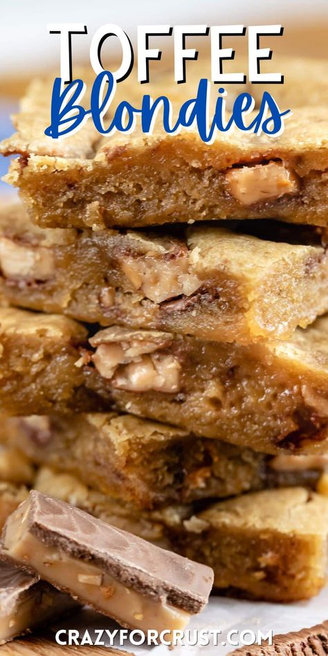 These are the best blondies ever - my favorite toffee blondie recipe - soft and chewy and full of toffee! Best Blondie Recipe, Best Blondies, Toffee Blondies, Blondies Recipes, Best Blondies Recipe, Caramel Cookies Bars, Blondie Recipe, Dessert Hacks, Bar Desserts