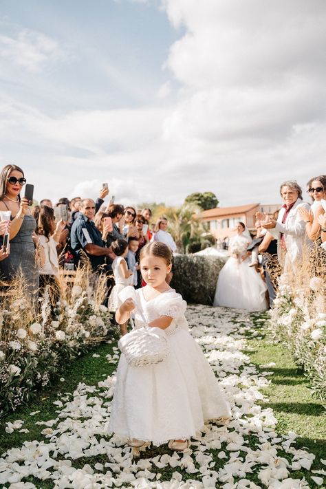 Flower girl in the white dress walking down the aisle End Of Isle Wedding Photo, Walking Down Isle Pictures, Flower Girl Walking Down Aisle Ideas, Bride Walking Down The Aisle Photos, Walking Down Aisle Pictures, Wedding Walking Down The Aisle, Walking Down The Aisle Photos, Ceremony Shots, Wedding Photo List