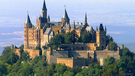 How do the Castles in Game of Thrones Compare to Real life European Castles?  #castles #Medieval #GoT #GameofThrones Hohenzollern Castle, Foto Disney, Castle On The Hill, Chateau Medieval, Castle Mansion, European Castles, Search Web, Germany Castles, Royal Castles