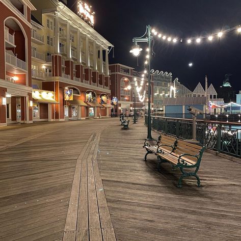 Boardwalk Inn Disney World, Disney World Boardwalk, Summer Boardwalk Aesthetic, Broadway At The Beach Myrtle Beach, Boardwalk Drawing, Beach Boardwalk Aesthetic, Boardwalk Restaurant, Boardwalk Aesthetic, Boardwalk Photoshoot