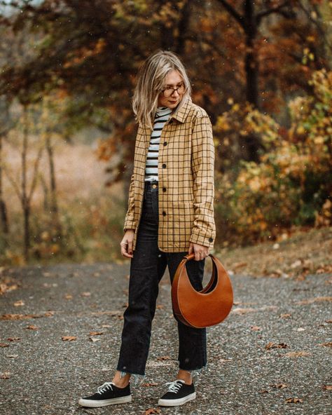Casual Quirky Outfits, Teacher Street Style, Eclectic Wardrobe Style, Quirky Classic Style, Eclectic Style Outfits, Eclectic Outfits For Women, Striped Turtleneck Outfit, Karin Emily, Grandpa To Be