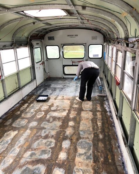 Bus Sekolah, Bus Remodel, Bus Rv Conversion, School Bus Rv, Skoolie Conversion, School Bus Tiny House, School Bus Camper, School Bus House, Converted School Bus