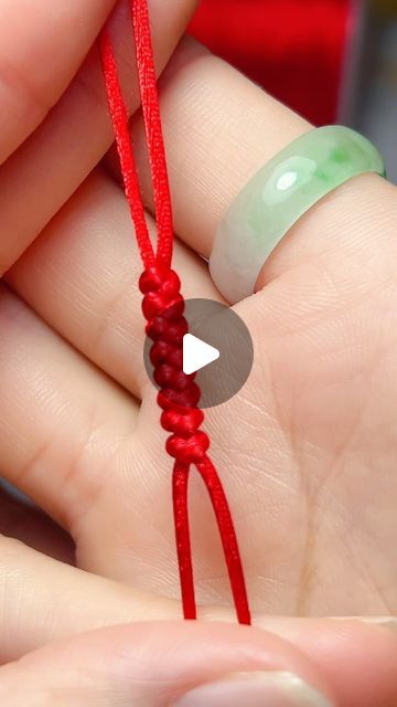 Karen Hui on Instagram: "How to braid snake knot? #howto #diy #braid #knots #snakeknot #braided #howtobraid" Snake Knot Bracelet Tutorials, Diy Cord Necklace, Jewelry Knots How To Tie, Snake Macrame, Snake Knot Tutorial, Knots For Bracelets, Braided Bracelets With Beads, Macrame Necklace Diy, Macrame Bracelets With Beads