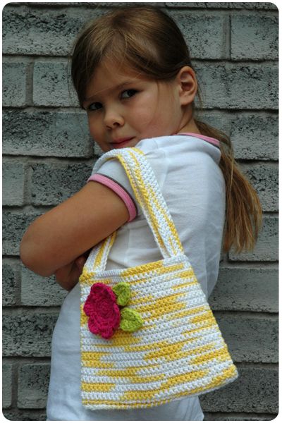 Simple Crochet Bag Pattern, Free Crochet Patterns For Purses, Childs Purse Pattern, Small Crochet Purse, Crochet Small Purse, Scrubbies Crochet Pattern, Crochet Purse Pattern, Crochet Mini Bag, Bag Free Pattern