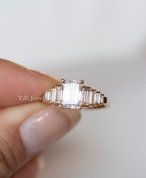 Baguette, Antique Emerald Engagement Rings, Art Deco Emerald Engagement Ring, Emerald Cut Baguette Ring, Art Deco Engagement Ring Vintage, Art Deco Wedding Ring, Jewelry Emerald, Baguette Engagement Ring, Ring Inspo