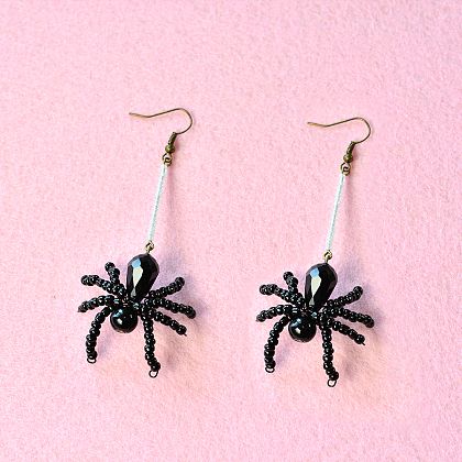 Beaded Earrings How To, Spider Earrings Diy, Beaded Spider Earrings, Halloween Earrings Diy, Halloween Earrings Beaded, Halloween Jewelry Diy, Halloween Beaded Jewelry, Gothic Jewelry Diy, Anting Manik