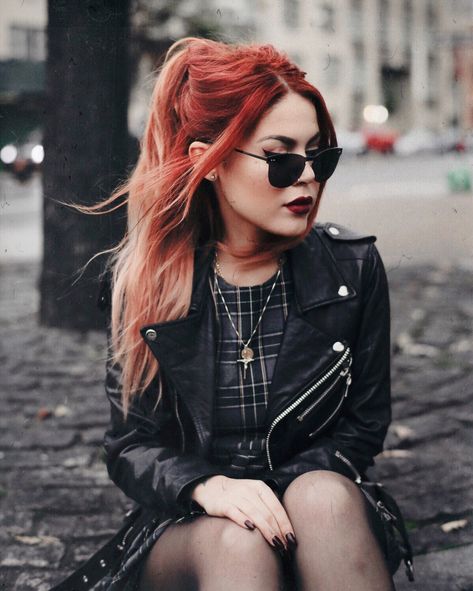 Luanna Perez Mode Edgy, Look Grunge, Luanna Perez, Mode Rock, Mode Grunge, Plaid And Leather, Le Happy, Look Rock, Rock Punk