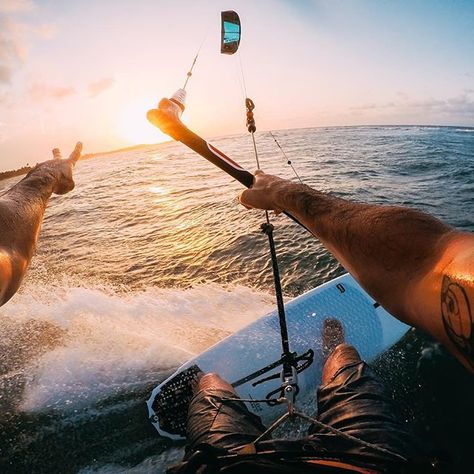 Stand Up Paddling, Argentina, Kite Surfing Photography, Kitesurfing Aesthetic, Ff Photo, Surfing Uk, Kite Boarding, Kiteboarding Kitesurfing, Gopro Surfing