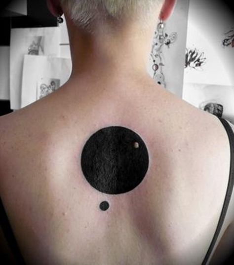 40 Insanely Gorgeous Circle Tattoo Designs Black Circle Tattoo, Circular Tattoo Designs, Full Circle Tattoo, Circle Tattoo Design, Tattoo Circle, Circular Tattoo, Round Tattoo, Girl Back Tattoos, Circle Tattoos