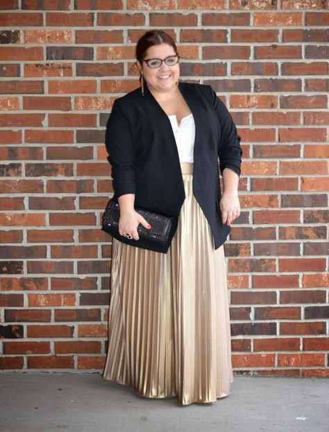 Plus Size Dress And Blazer Outfit, Plus Size Theatre Outfit, Blazer And Skirt Outfits, Dress And Blazer Outfit, Plus Size Long Skirts, Blazer Ideas, Theatre Outfit, Long Black Blazer, Dress And Blazer