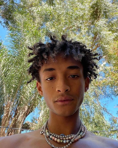 Jaden Smith (fan account) on Instagram: “🌊Baby @c.syresmith [ Ignore🏷] #syre #jadensmith #jaden #jadensmithedits #famouspeople #rapper #best #coachella #jadensmithfan…” Jaiden Smith, Jaden Smith Fashion, Color Pearl Necklace, Iann Dior, Jaden Smith, Instagram Baby, Most Beautiful Man, Fav Celebs, Attractive Men