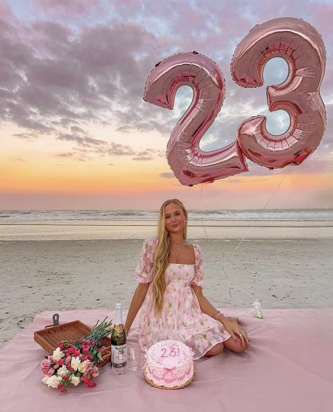 23 birthday pics aesthetic beach phcs for birthday Picnic On The Beach Birthday, 21 Beach Birthday, Birthday Cheap Ideas, Beach 15 Birthday, Beach Photoshoot Birthday Ideas, Bday On The Beach, Birthday Picnic At The Beach, Birthday At Beach Ideas, Birthday Photos On The Beach