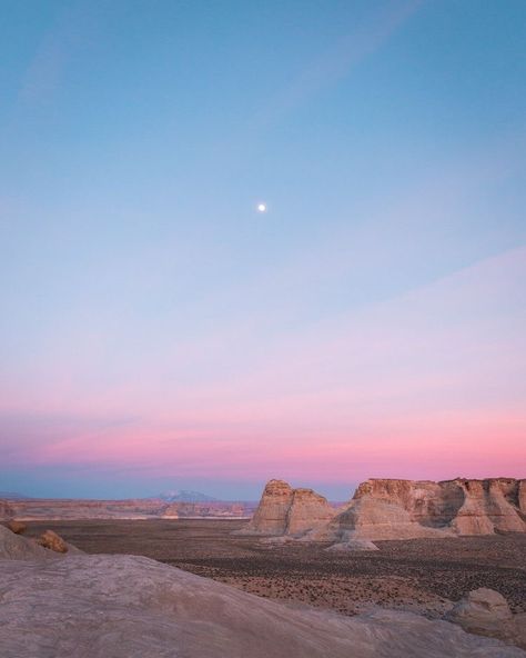 Crater Lake, Utah Aesthetic, Desert Aesthetic, Camping Van, Adventure Lifestyle, Desert Vibes, Pretty Landscapes, North Cascades, Images Esthétiques