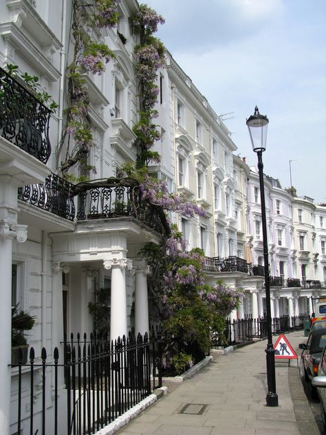 Romantic Films, Notting Hill London, Victorian Townhouse, London Townhouse, Voyage Europe, England And Scotland, London Town, London Life, Romantic Movies