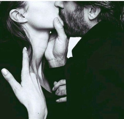 What a kiss... Dr Hook, Arte Van Gogh, Love And Lust, Love Kiss, Couples In Love, All You Need Is Love, Hopeless Romantic, Look At You, Kiss Me