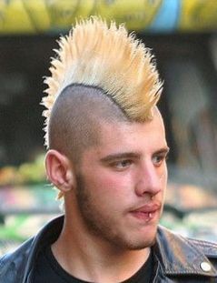 MOHICAN Punk Mohawk Men, Mohican Hairstyle, Bazz B, Wild Haircut, Alt Guys, Ropa Punk Rock, Short Hair Mohawk, Punk Guys, Punk Mohawk