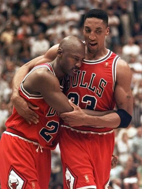 Michael Jordan & Scottie Pippen made a great team. Michael Jordan Scottie Pippen, Michael Jordan Photos, Phil Jackson, Basket Nba, Micheal Jordan, Scottie Pippen, Dennis Rodman, Chicago Sports, Nba Legends