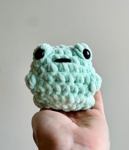 Amigurumi Patterns, Simple Frog Crochet Pattern, Free Crochet Leggy Frog Pattern, Crocheted Frogs Free Pattern, Free Crochet Patterns Pdf, Small Crochet Stuffed Animals, Small Crochet Plushies Pattern Free, Small Crochet Animals Free Patterns, Quick Amigurumi Pattern