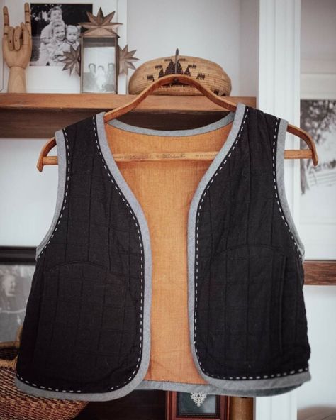 Patchwork Vest Pattern Free, Diy Quilted Vest Pattern, Vest Pattern Drafting, Sew A Vest Pattern, Free Vest Sewing Patterns For Women, How To Sew Vest, Sew Vest Pattern Women, Women's Vest Sewing Pattern, Vest Over T Shirt