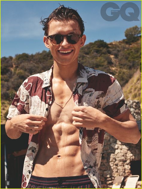 Spider-Man's Tom Holland Flaunts Ripped Abs For 'British GQ' | tom holland shirtless abs gq 01 - Photo Dr Stephen Strange, Tom Hollan, Tom Holand, Tom Holland Imagines, Ripped Abs, Tom Holland Peter Parker, Tom Holland Spiderman, Men's Toms, Tommy Boy