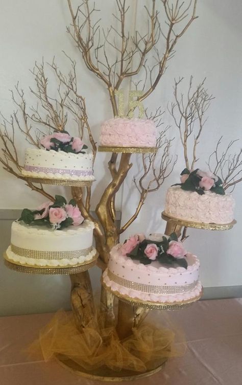 Wedding Anniversary Decorations Diy, Tree Cake Stand, Wedding Cupcake Table, 25th Wedding Anniversary Decorations, Enchanted Forest Quinceanera Theme, Giant Flowers Diy, Cake Display Table, Quince Cake, Decoration Buffet