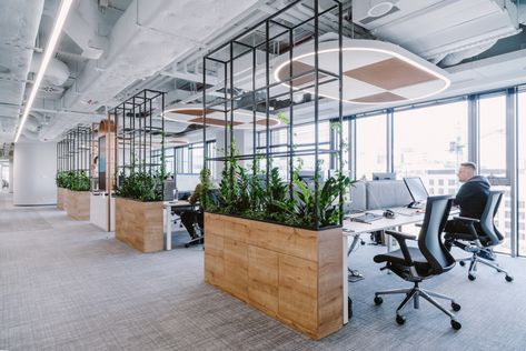 Biophilic workspace at L’Oréal Offices - Warsaw Workplace Collaboration Spaces, Commercial Office Floor Plan, Minimalist Office Design, Bureau Open Space, Open Office Design, Warehouse Office, Interior Kantor, Industrial Office Design, Open Space Office