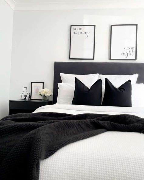 29 Unforgettable Feminine Black and White Bedrooms Modern Bedroom Ideas Black And White, Monochrome Bedroom Aesthetic, Black Bedding Room Ideas, Black And White Bedroom Aesthetic, Black And White Room Aesthetic, White Contemporary Bedroom, Black And White Bedrooms, Black Headboard Bedroom, Young Woman Bedroom