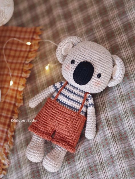 Diy Koala Crafts, Crochet Amigurumi Animals Free Patterns, Crochet Gift Patterns, Koala Crochet Pattern, Bear Amigurumi Free Pattern, Koala Crochet, Koala Pattern, Crochet Koala, Crochet Bear Patterns