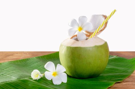 Green coconut fruit cut open to drink ju... | Premium Photo #Freepik #photo #food #tree #travel #water World Coconut Day, Coconut Fruit, Coconut Water Benefits, Drink Juice, Green Coconut, Benefits Of Coconut, Coconut Drinks, Coconut Ice, Water Benefits