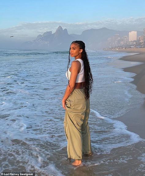 Tumblr, Lori Harvey Beach, On The Beach With Friends, Miss Brazil, Beach Outfits Women Vacation, City Fashion Photography, Trip To Brazil, Casual Vacation Outfits, The Beach With Friends