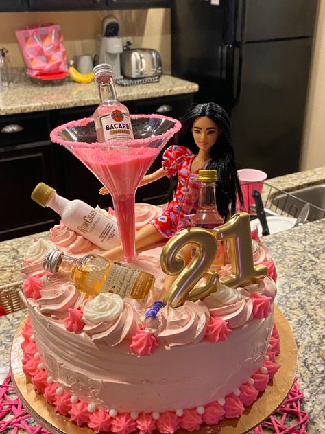 Barbie Cake Design, 21 Birthday Cake Ideas For Her, 21st Birthday Cake Alcohol, Pink Cake Ideas, 21st Birthday Cake Drunk Barbie, Pink Birthday Cake Ideas, Barbie Themed Cake, Alcohol Birthday Cake, Drunk Barbie Cake