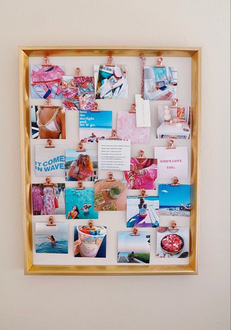 Organisation, Sorority House Bedroom Ideas, Pin Board With Photos, Preppy Bulletin Board Ideas For Bedroom, College Dorm Picture Collage, Diy Cute Wall Decor, Preppy Cork Board Ideas, Dorm Pin Board, Dorm Room Mirror Ideas