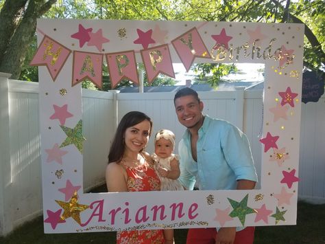 First Birthday Photo Props, Princess Photo Booth Frame, Cardboard Picture Frame Diy Photo Props, Diy Photo Booth Frame Birthdays, How To Make A Photo Booth Frame, Photo Frame Prop Diy, Photo Booth For Birthday Party, Birthday Photo Booth Ideas, Photo Booth Frame Ideas