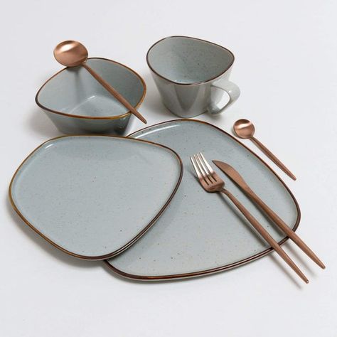 Pottery Dinnerware Sets, Contemporary Dinnerware, Modern Dining Set, Dinnerware Set Modern, Crockery Design, Modern Plates, Square Dinnerware Set, Plate Collection, Color Cobre