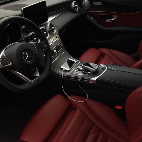 Mercedes-Benz C 400 AMG line (Instagram @gregszczecin) Inside Car, Mercedez Benz, Luxury Car Interior, Lux Cars, Mercedes G, Car Aesthetic, Mercedes Car, Mercedes Benz Cars, Classy Cars