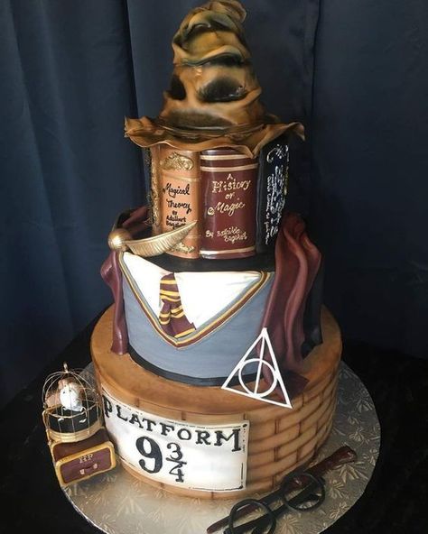 Harry Potter Cakes Birthday, Hp Cakes, Harry Potter Birthday Cakes, Hogwarts Cake, Dolci Harry Potter, Harry Potter Book Cake, Tort Harry Potter, Harry Potter Cakes, Harry Potter Theme Cake