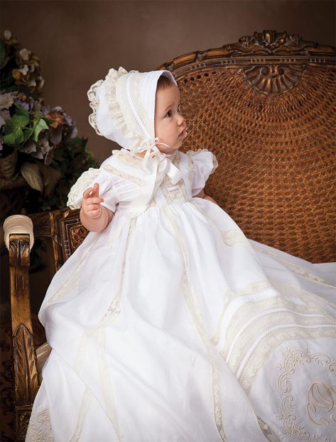 Connie Palmer kindly shared with us her take on a traditional christening gown. Heirloom Stitching, Baby Blessing Dress, Blessing Gown, Hand Smocking, Simple Interest, Sewing Coat, Smocking Tutorial, Christening Ideas, Blessing Dress