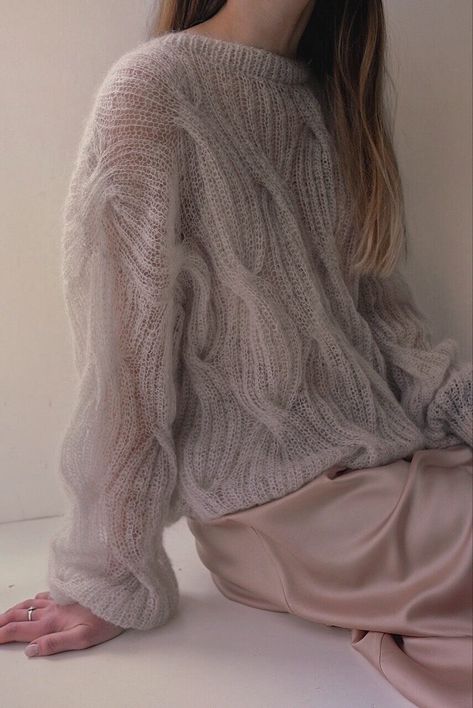 Amigurumi Patterns, Mohair Sweater Outfit, Handknitted Sweater, Grey Sweater Outfit, Mohair Sweater Knit, Mohair Sweaters, Mohair Jumpers, Knit Cardigan Pattern, Oversize Pullover