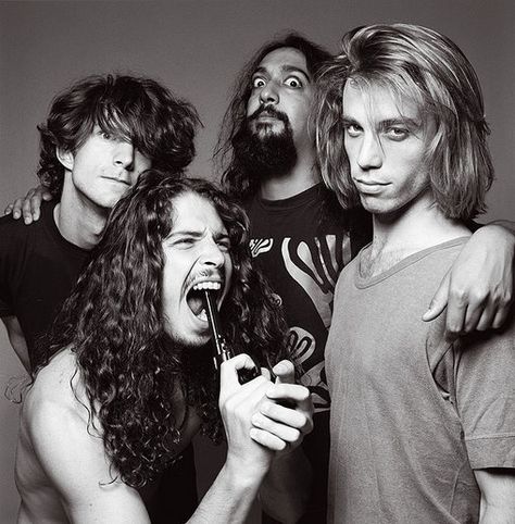 Stevie Ray Vaughan, Temple Of The Dog, Grunge Band, Grunge Music, 90s Music, Chris Cornell, New Rock, I'm With The Band, Band Photos