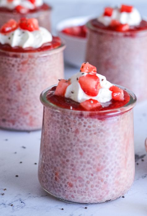 Chia Pudding Coconut Milk, Chia Seed Pudding Coconut Milk, Chia Pudding With Coconut Milk, Strawberry Chia Seed Pudding, Strawberry Chia Pudding, Chai Pudding, Pudding Recept, Coconut Milk Pudding, Chia Pudding Recipes Healthy